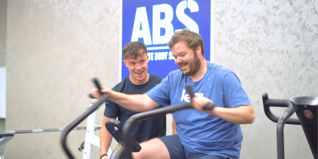 PERSONAL TRAINER SESSION IN THE GYM